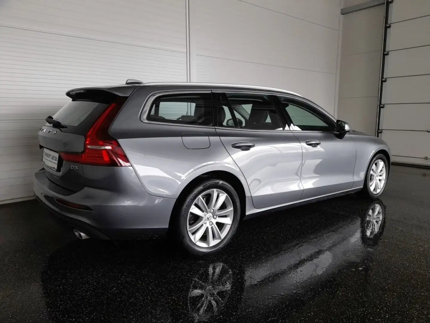 Volvo V60 MOMENTUM PRO D3 *LED / NAVI / VIRTUELL / KAMERA / TEMPOMAT / VOLL LEDER / SITZHZG* Grau - 2