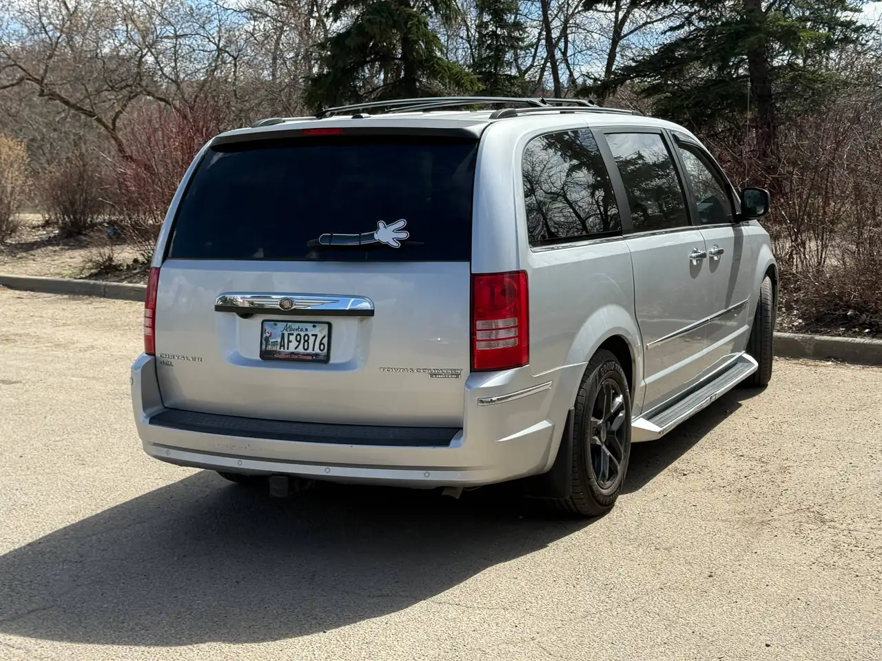 Chrysler Town & Country снимка Chrysler Town & Country