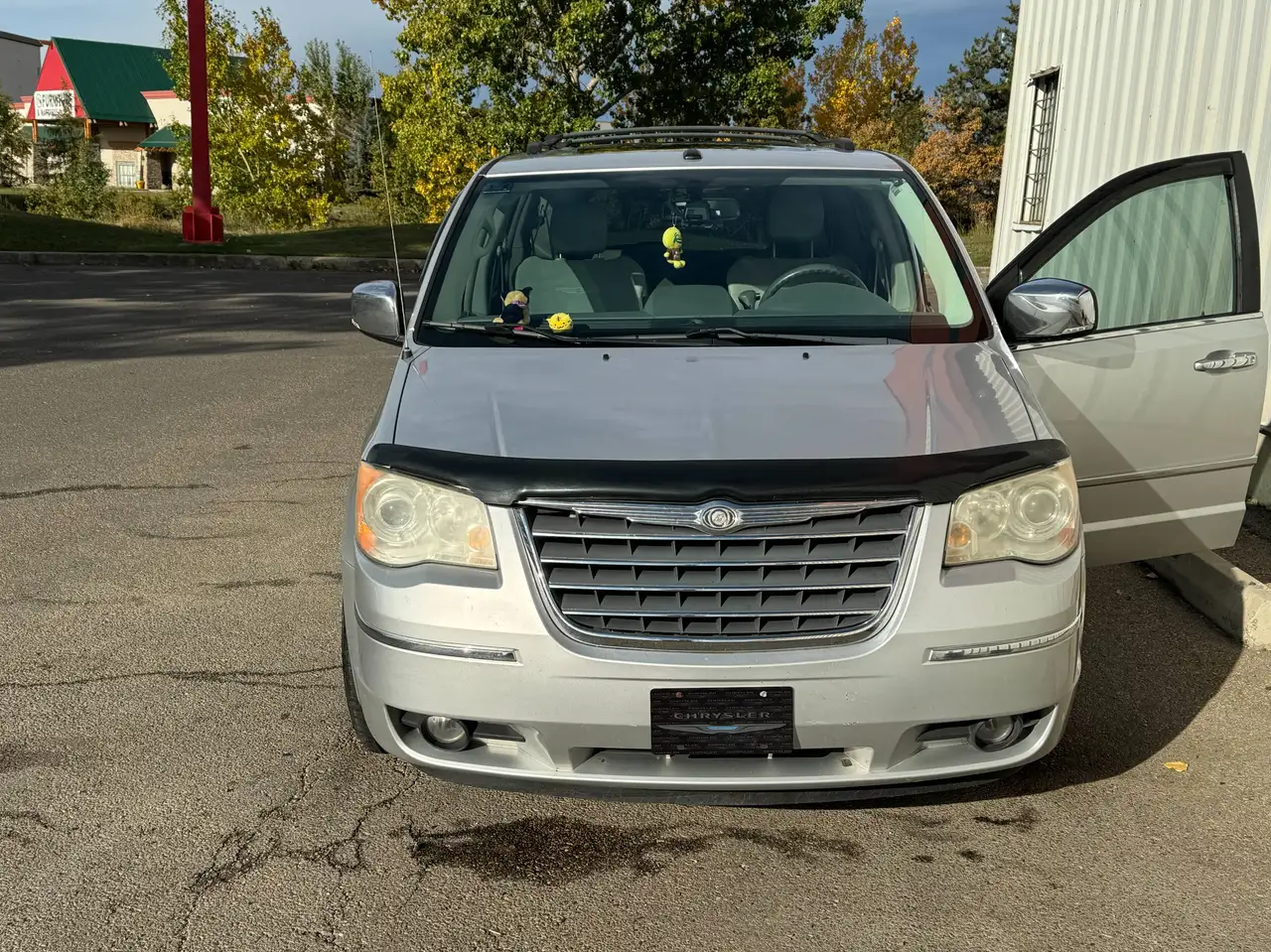 Chrysler Town & Country снимка Chrysler Town & Country