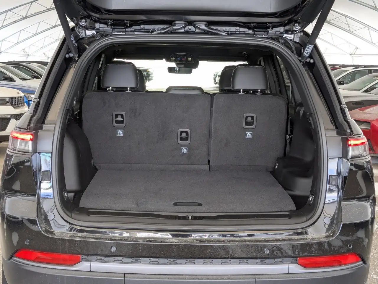 Jeep Grand Cherokee снимка Jeep Grand Cherokee