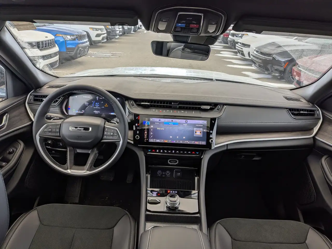 Jeep Grand Cherokee снимка Jeep Grand Cherokee