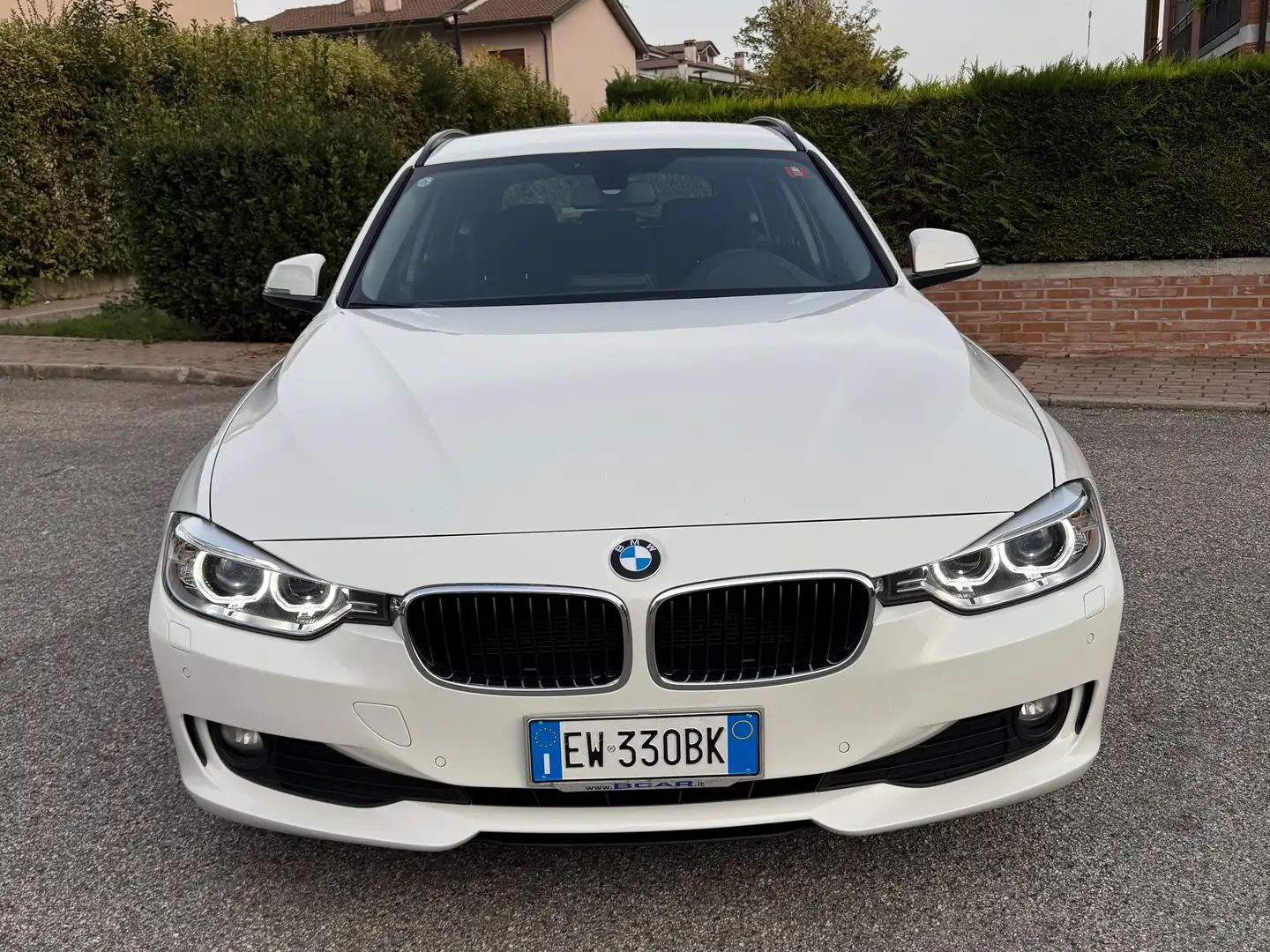 BMW 318 Serie 3 F31 2012 Touring 318d Touring Luxury Blanc - 2