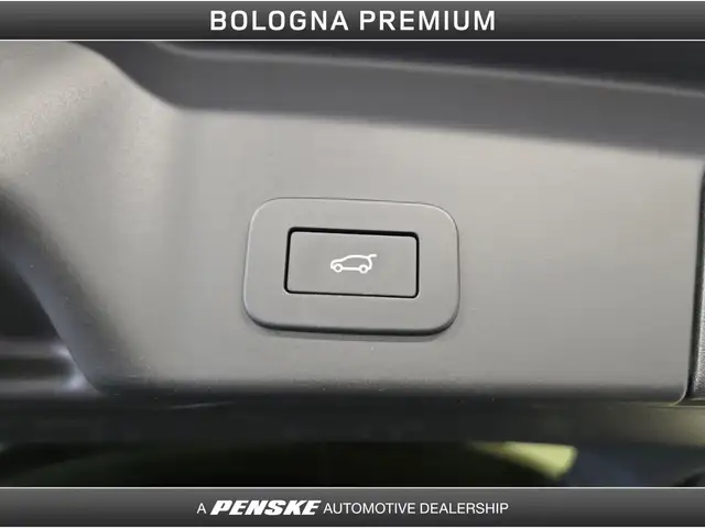 Land Rover Range Rover Evoque view 11