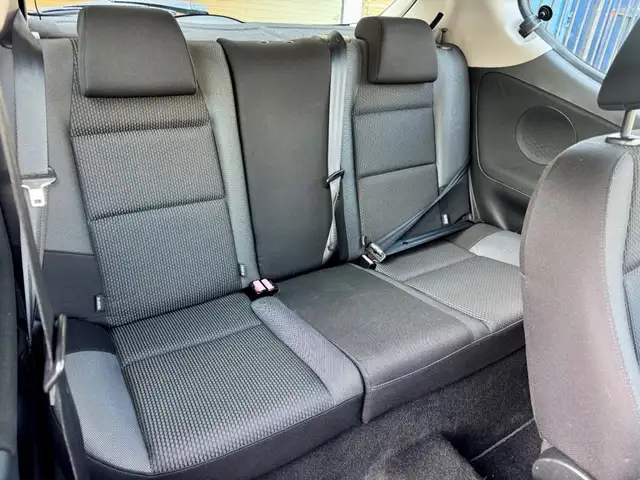 Peugeot 207 view 11