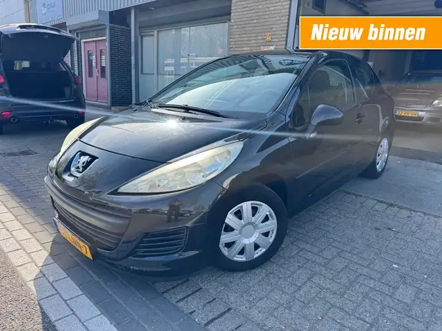 2010 Peugeot 207 in Black for sale