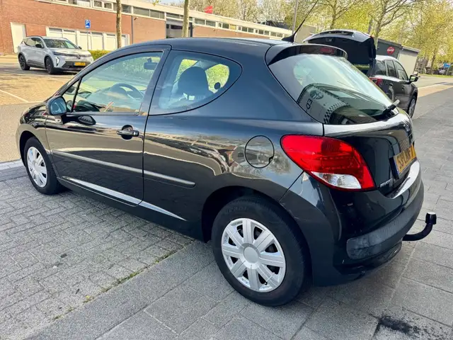 Peugeot 207 view 8