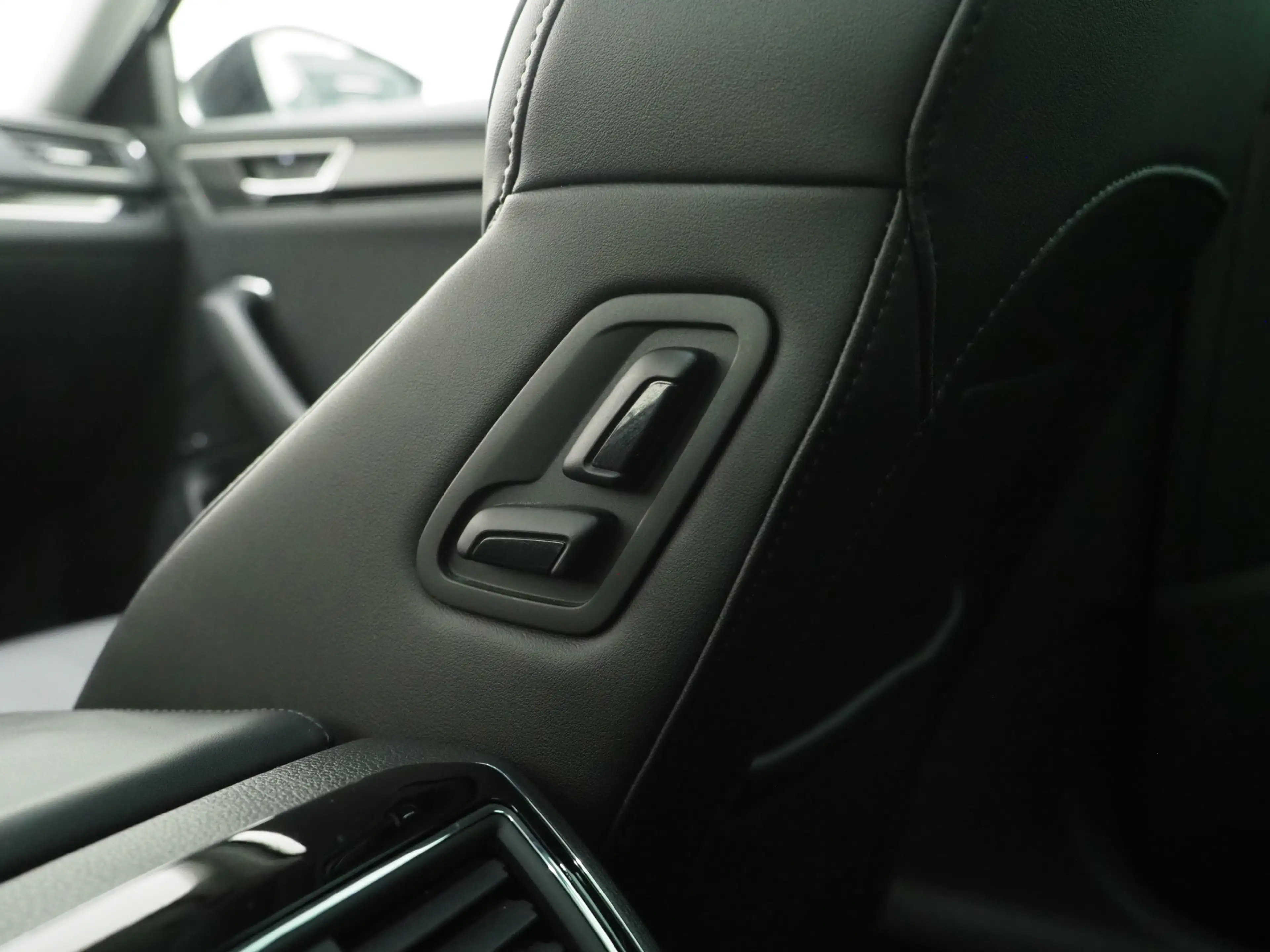 Skoda Superb Combi 1.4 TSI iV Laurin & Klement | Panoramadak | — photo 39