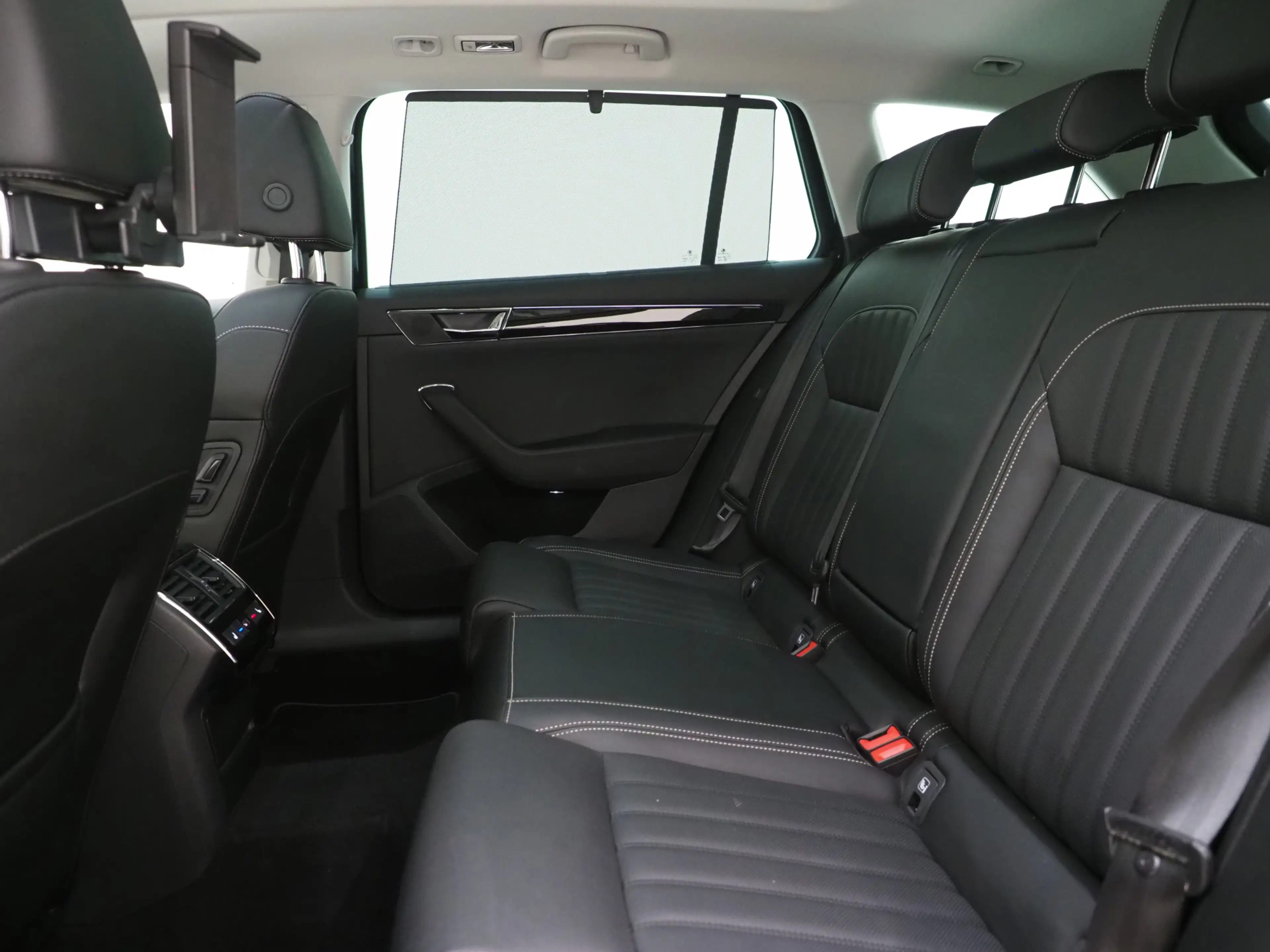 Skoda Superb Combi 1.4 TSI iV Laurin & Klement | Panoramadak | — photo 42