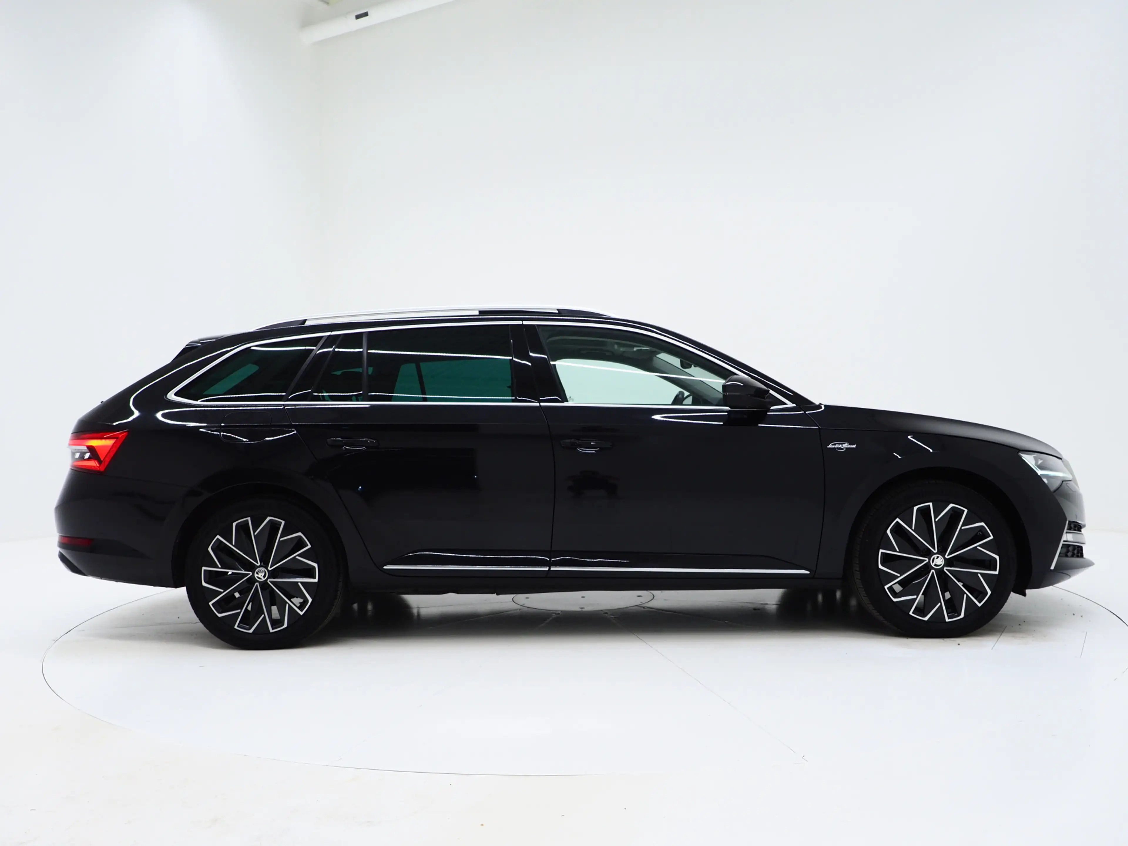 Skoda Superb Combi 1.4 TSI iV Laurin & Klement | Panoramadak | — photo 10