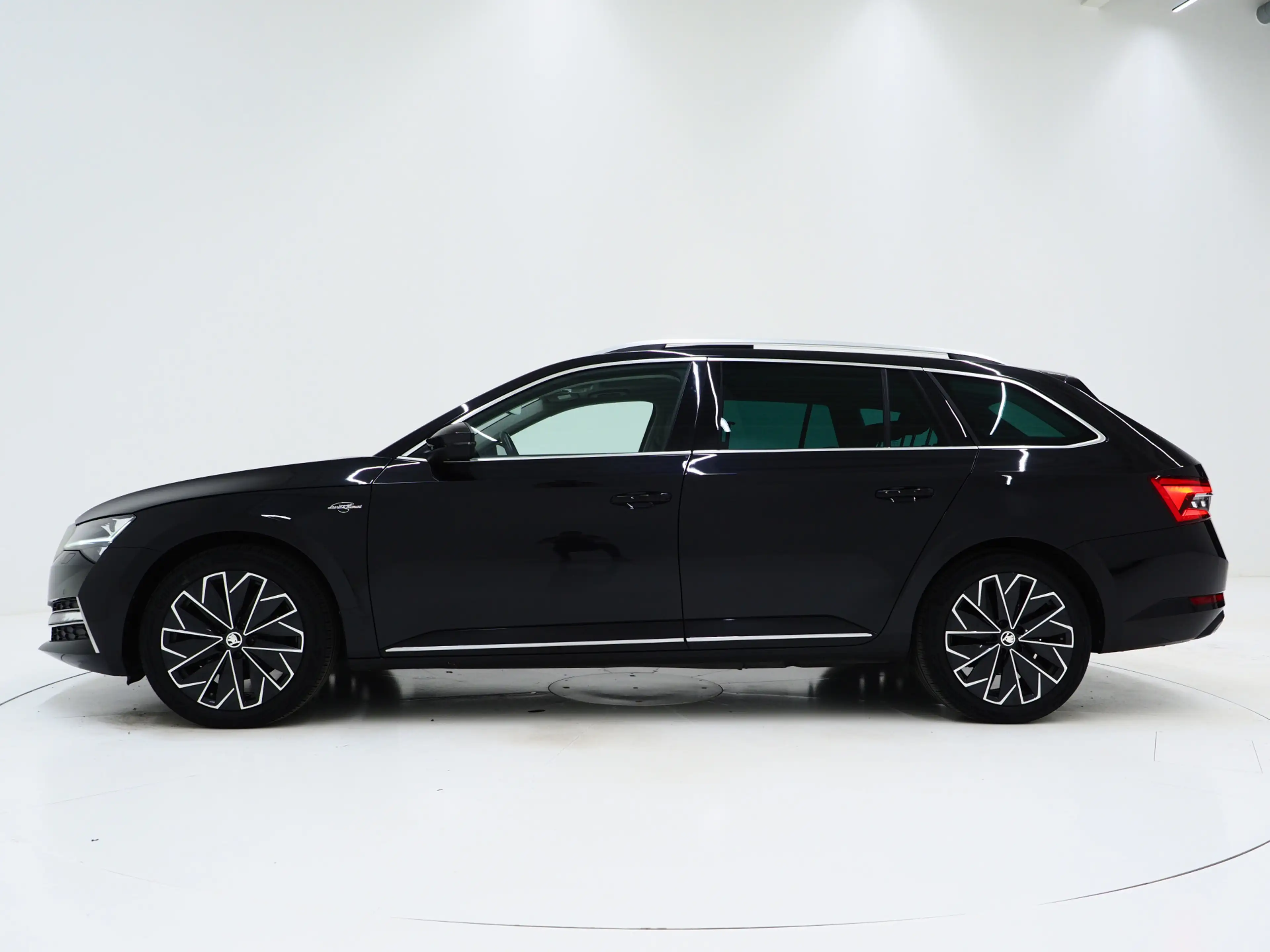 Skoda Superb Combi 1.4 TSI iV Laurin & Klement | Panoramadak | — photo 2