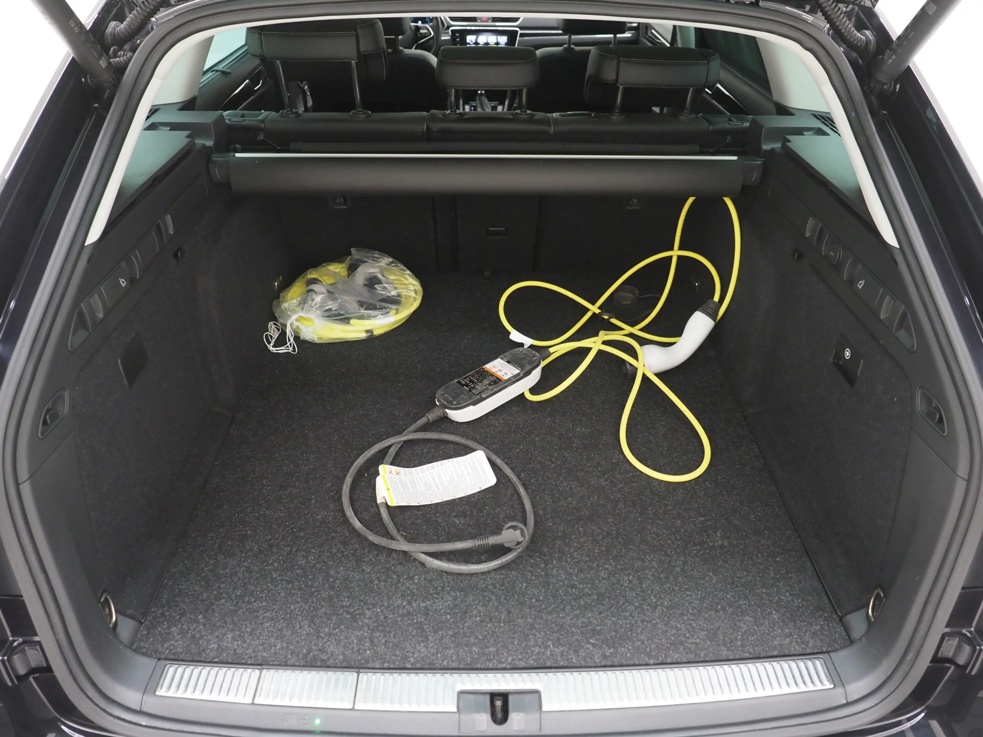 Skoda Superb Combi 1.4 TSI iV Laurin & Klement | Panoramadak | — photo 44