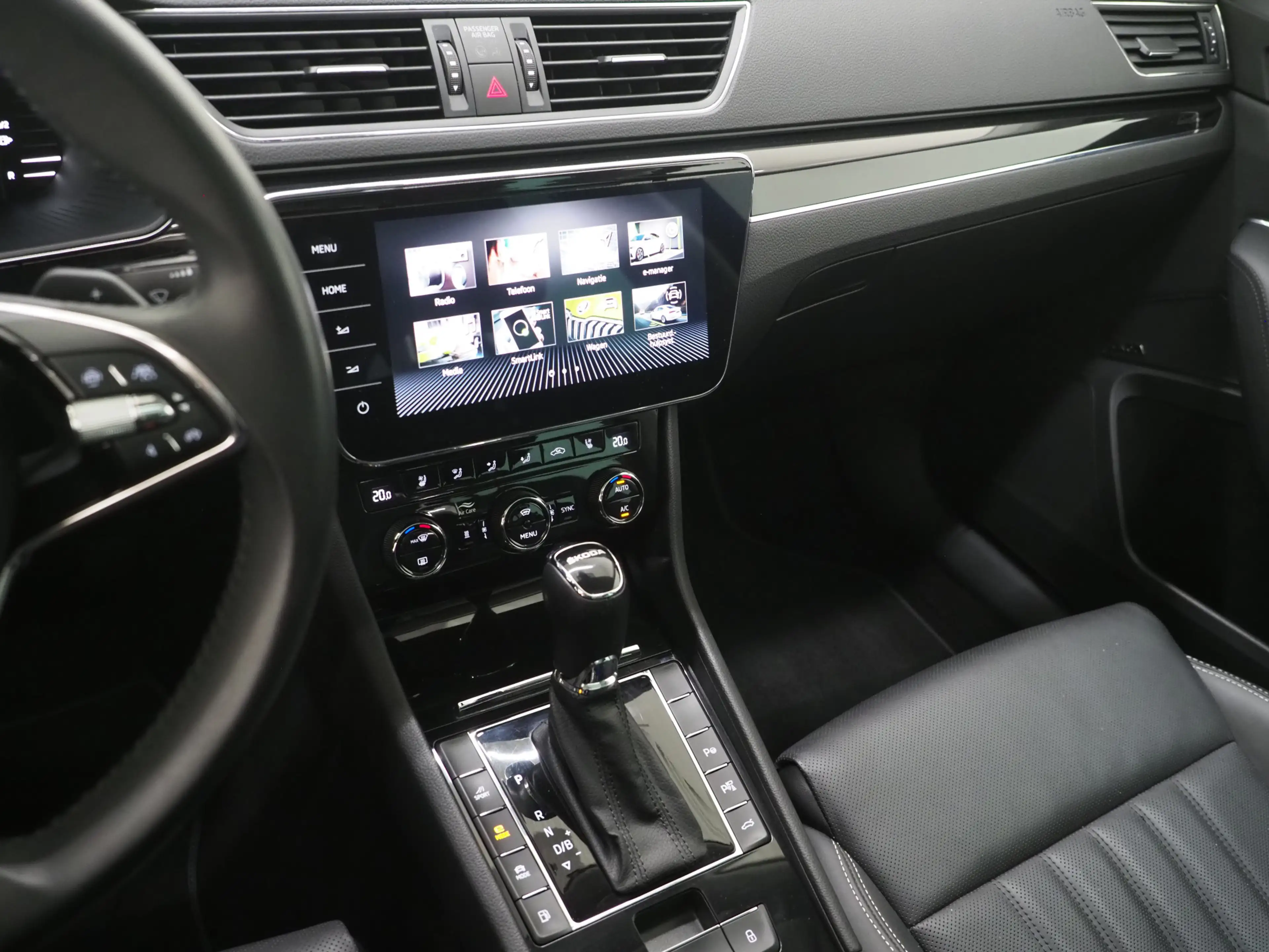 Skoda Superb Combi 1.4 TSI iV Laurin & Klement | Panoramadak | — photo 38