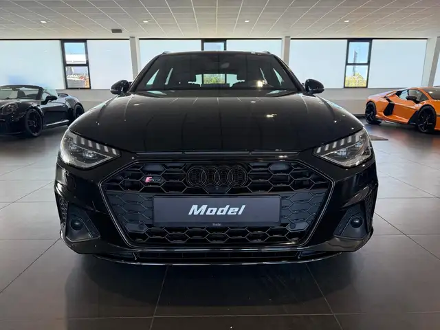 Audi S4 view 3