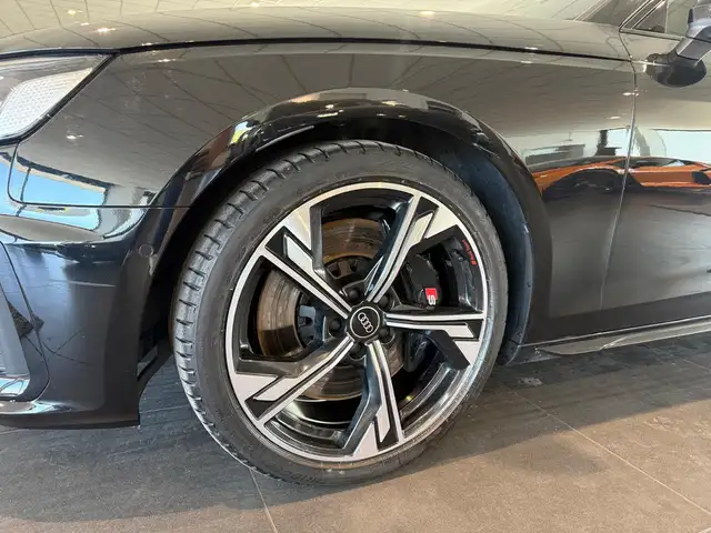 Audi S4 view 7