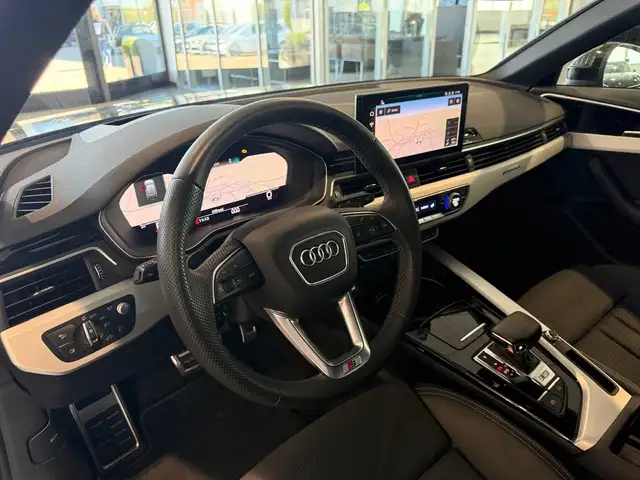 Audi S4 view 13