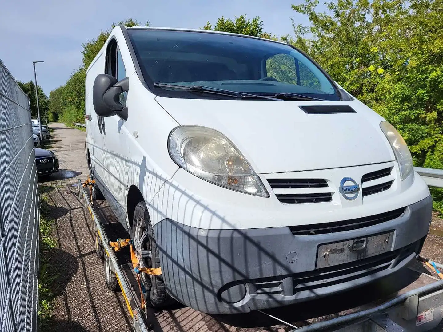 Nissan primaster 2.0 115 dci White - 2