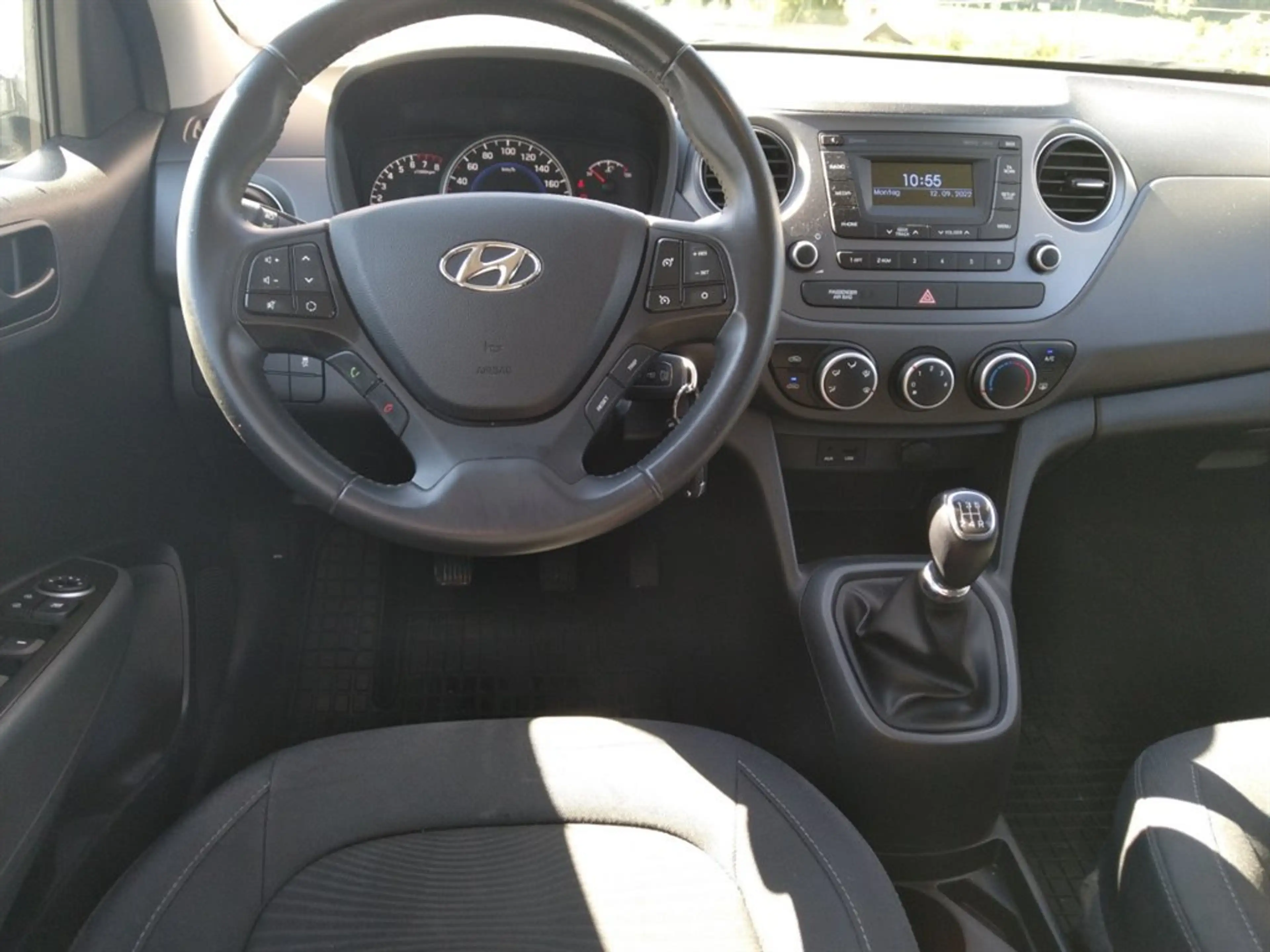 Hyundai i10 Edition 25 1,0 Comfort MT — photo 6