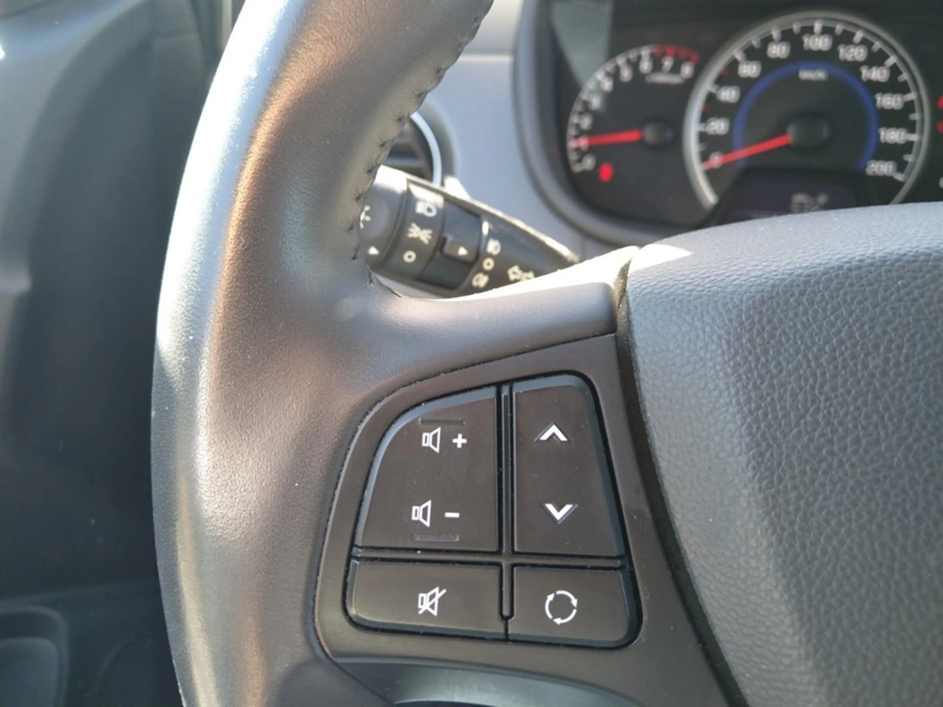 Hyundai i10 Edition 25 1,0 Comfort MT — photo 11