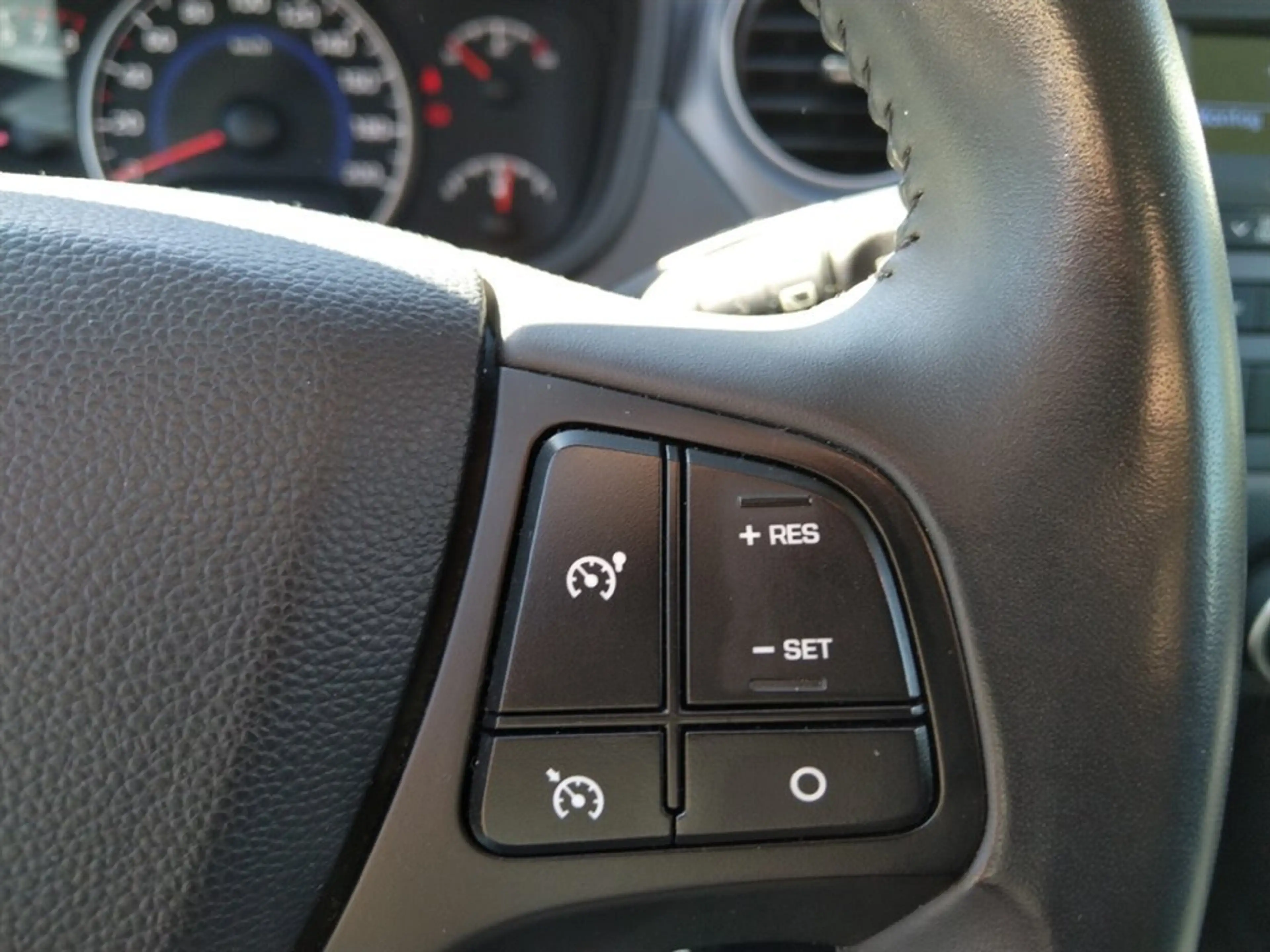 Hyundai i10 Edition 25 1,0 Comfort MT — photo 12