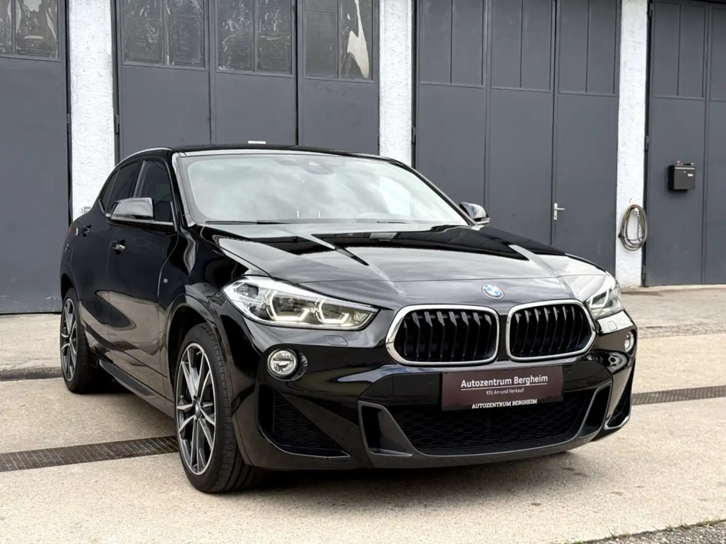 BMW X2 xDrive18d M-Sportpaket Ab 340€ im Monat Noir - 1