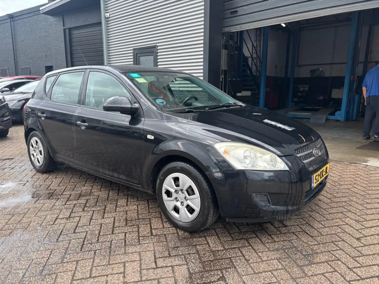 Kia Ceed / cee'd 1.6 X-tra 5 DRS | AIRCO | TREKHAAK | ELEK RAMEN Zwart - 2