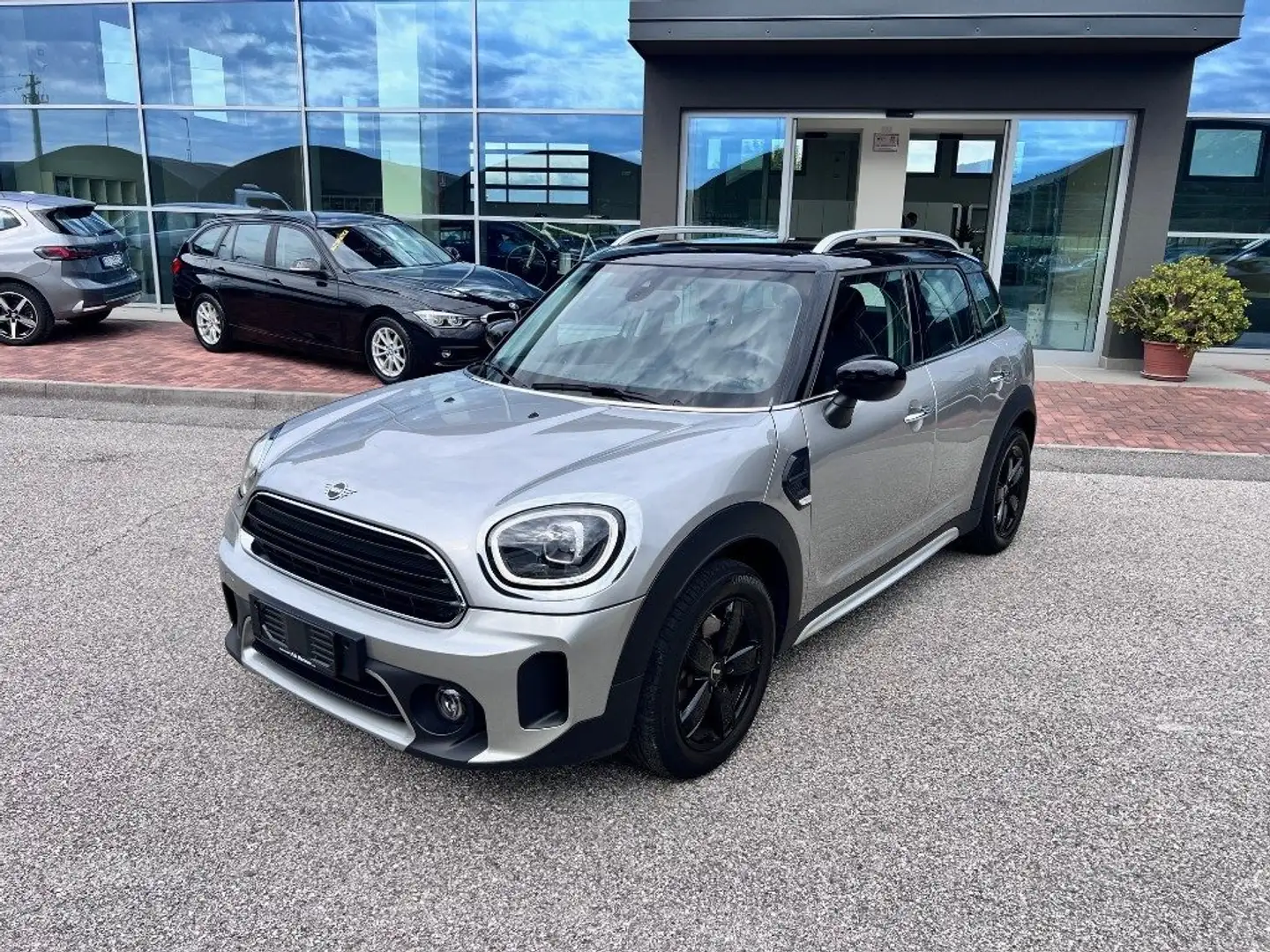 MINI Cooper Countryman 1.5 Essential Automatica Gris - 1
