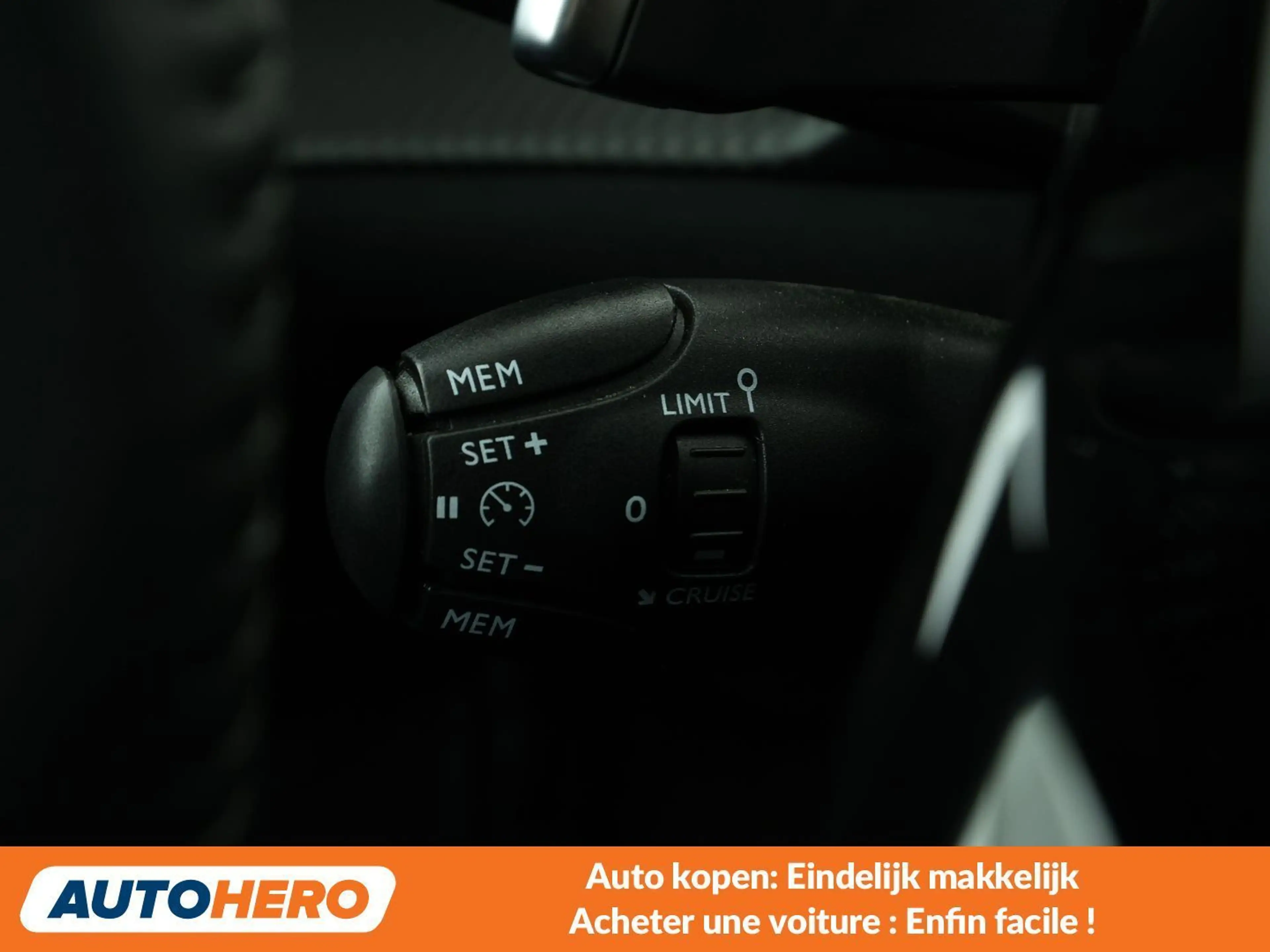 Peugeot 2008 1.2 PureTech Allure Pack — photo 14
