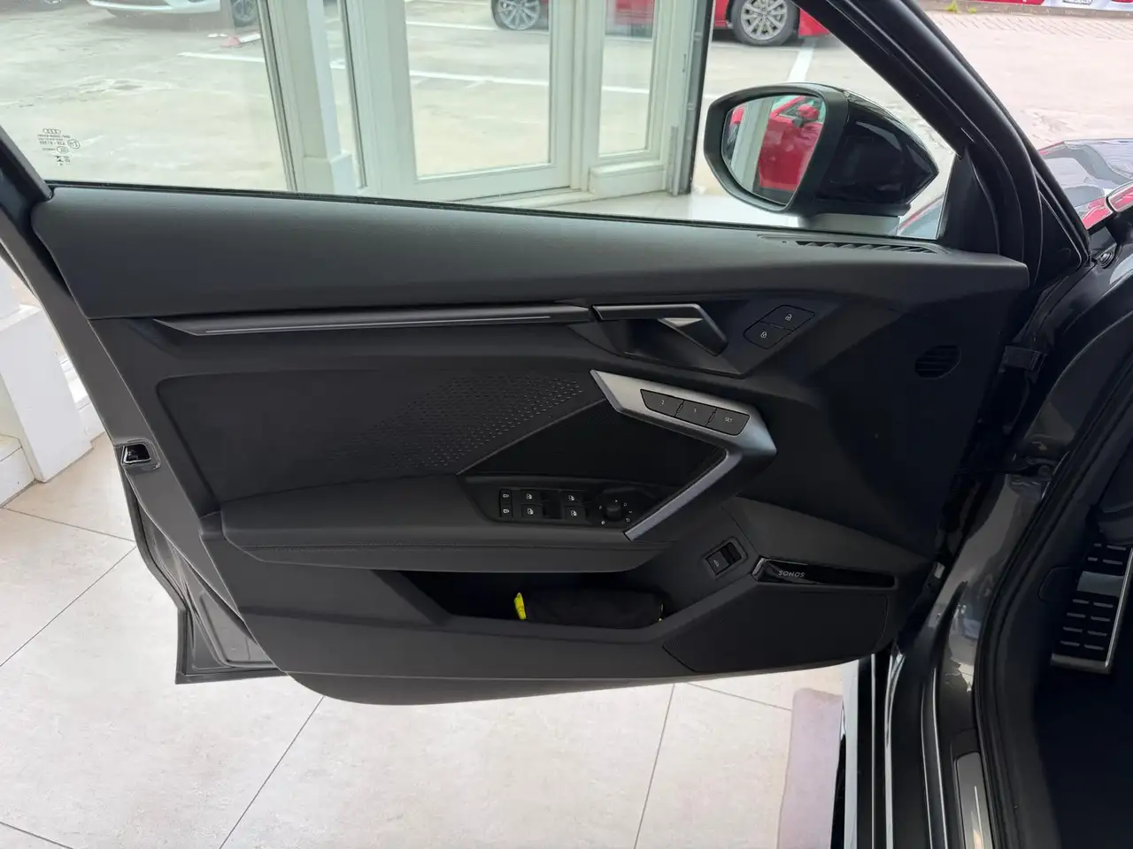 Audi RS3 2.5TFSI KERAMIK+PANO+AGA+MATRIX+SONOS+290KM/H 15