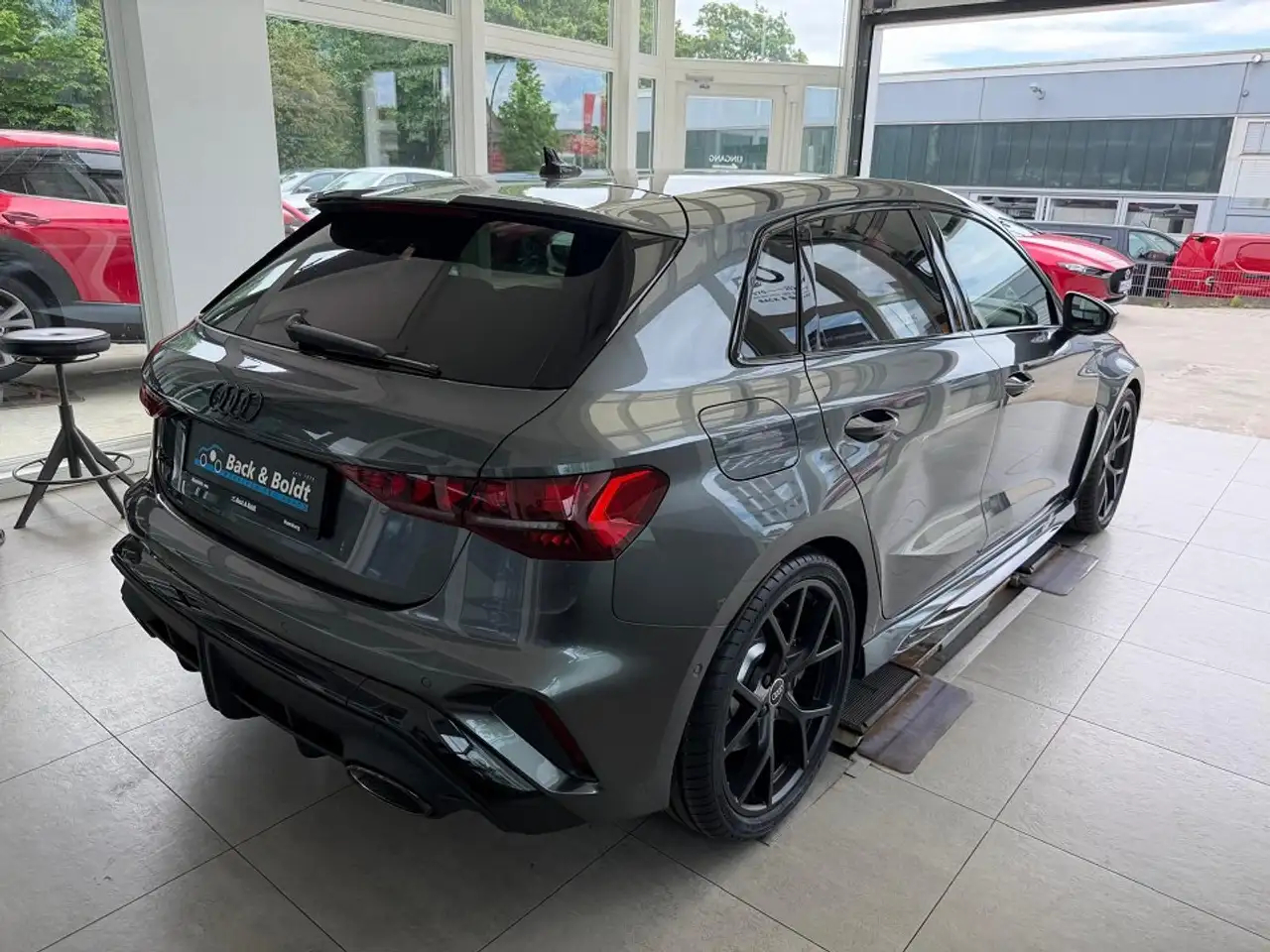 Audi RS3 2.5TFSI KERAMIK+PANO+AGA+MATRIX+SONOS+290KM/H 5