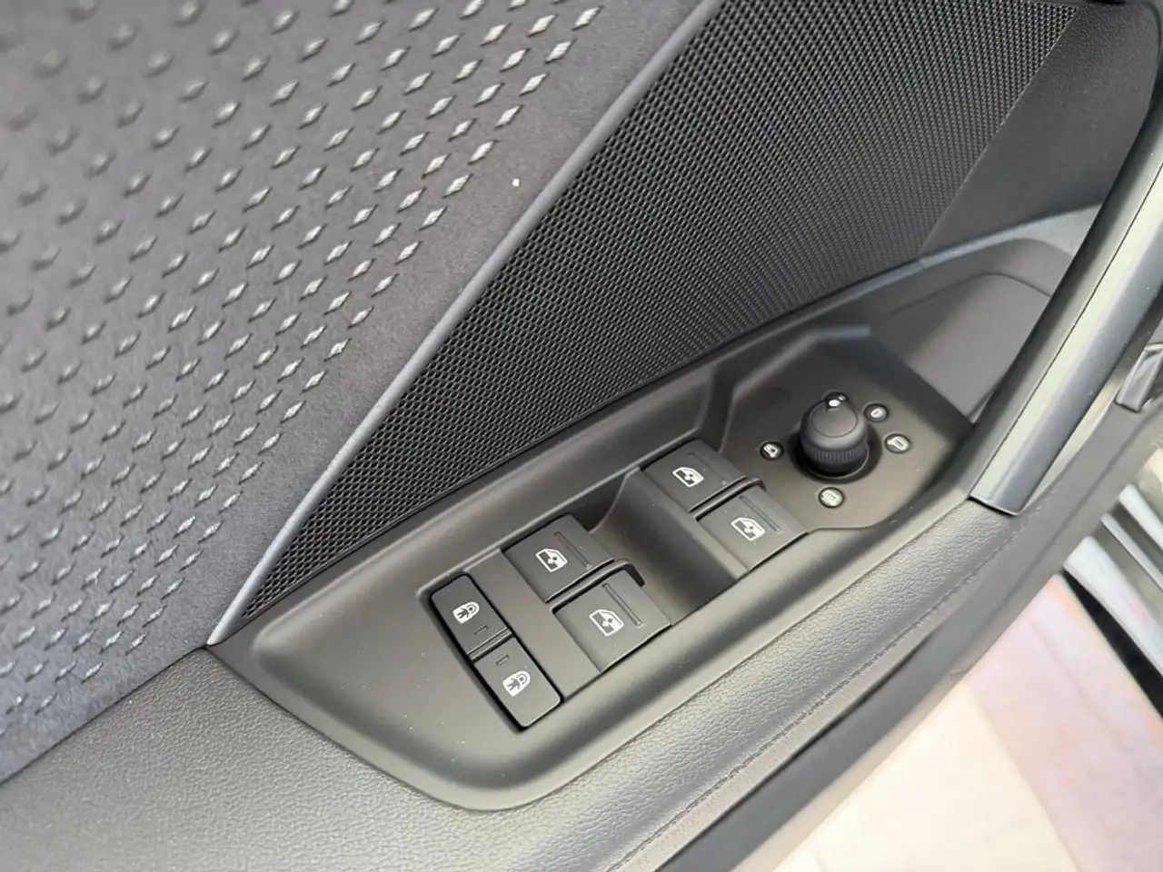 Audi RS3 2.5TFSI KERAMIK+PANO+AGA+MATRIX+SONOS+290KM/H 16