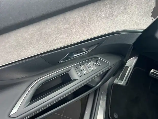 Peugeot 3008 view 13