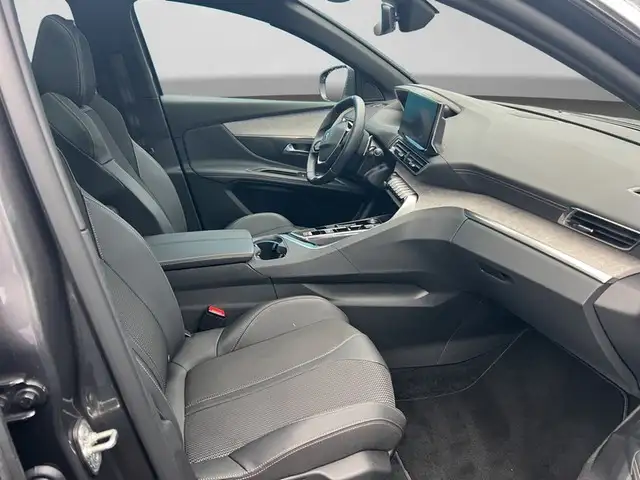 Peugeot 3008 view 5