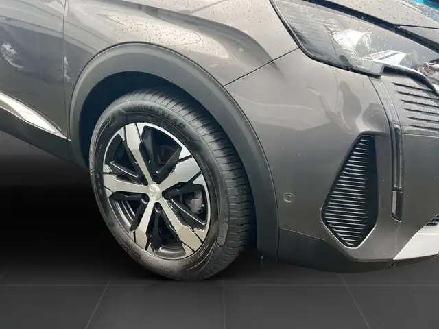 Peugeot 3008 view 4