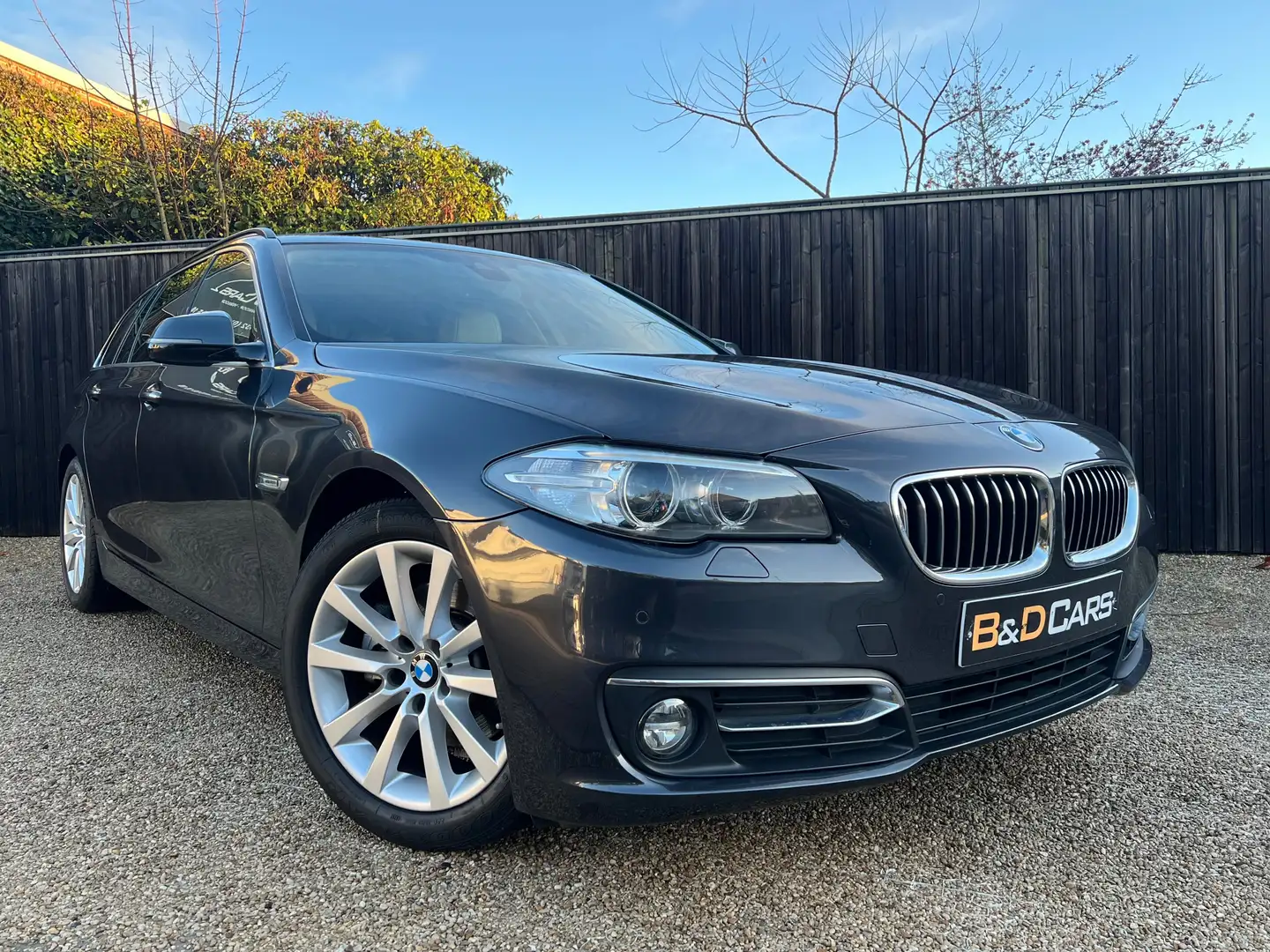BMW 520 520d xDrive Touring Aut. Luxury Line Gris - 1