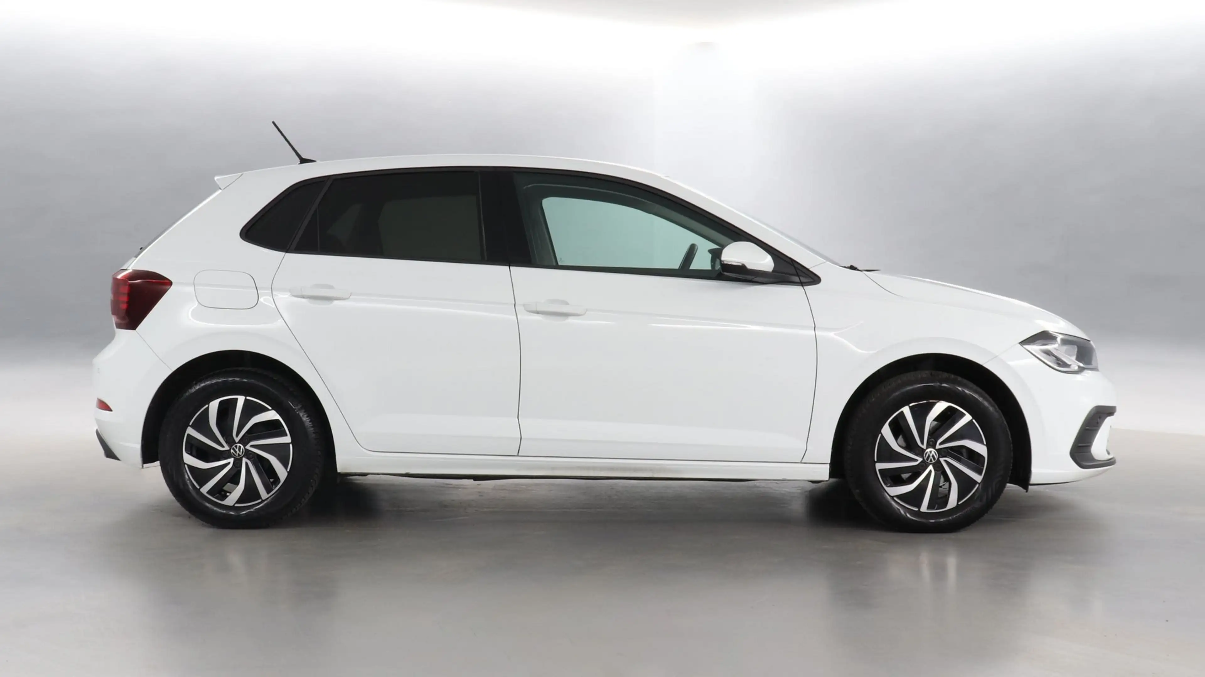Volkswagen Polo 1.0 TSI 95pk Life Business / Navigatie / Stoelverw — photo 10