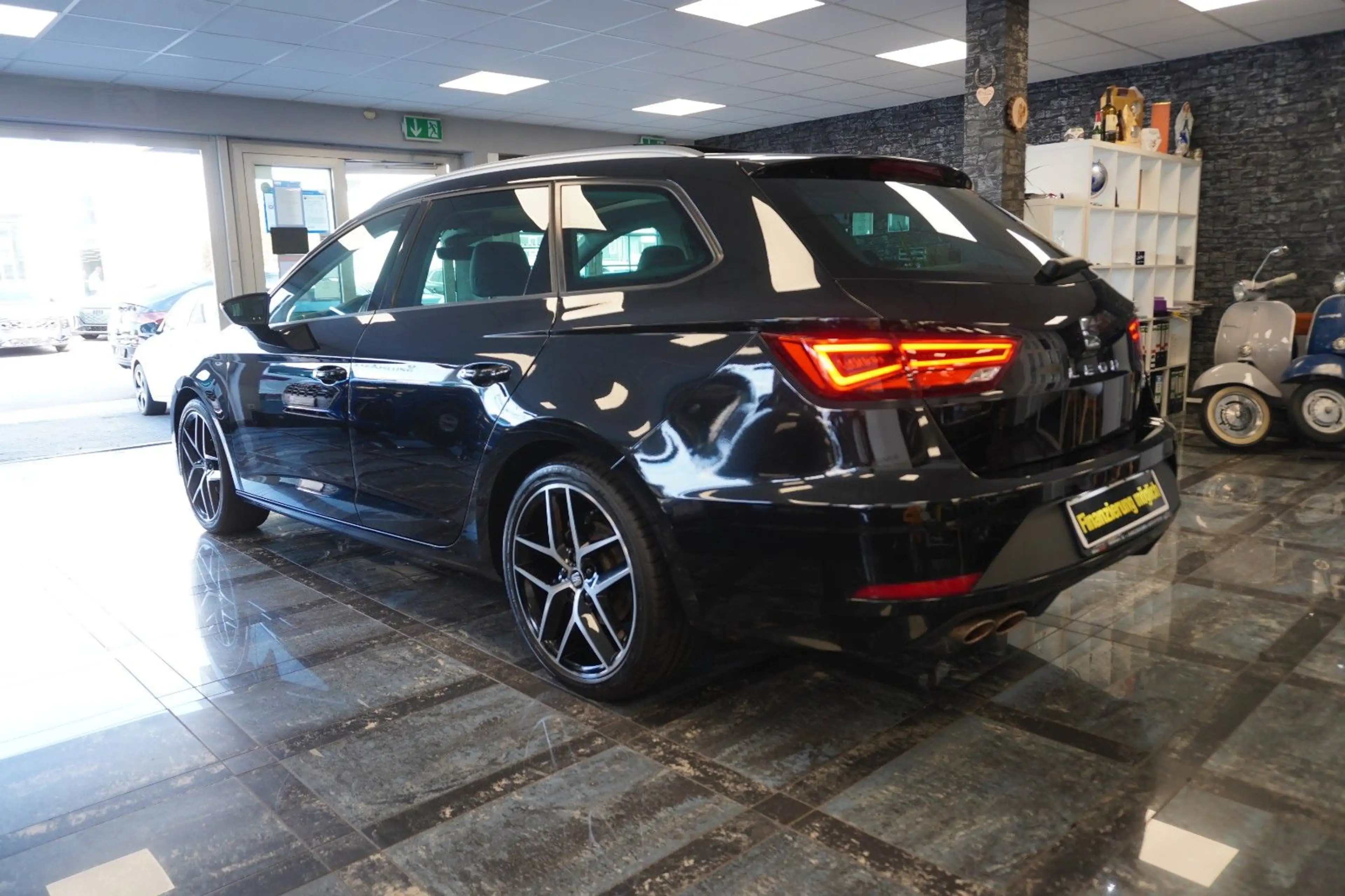 SEAT Leon ST FR Black Matt Edition/Panorama/Navi/1.Ha — photo 9