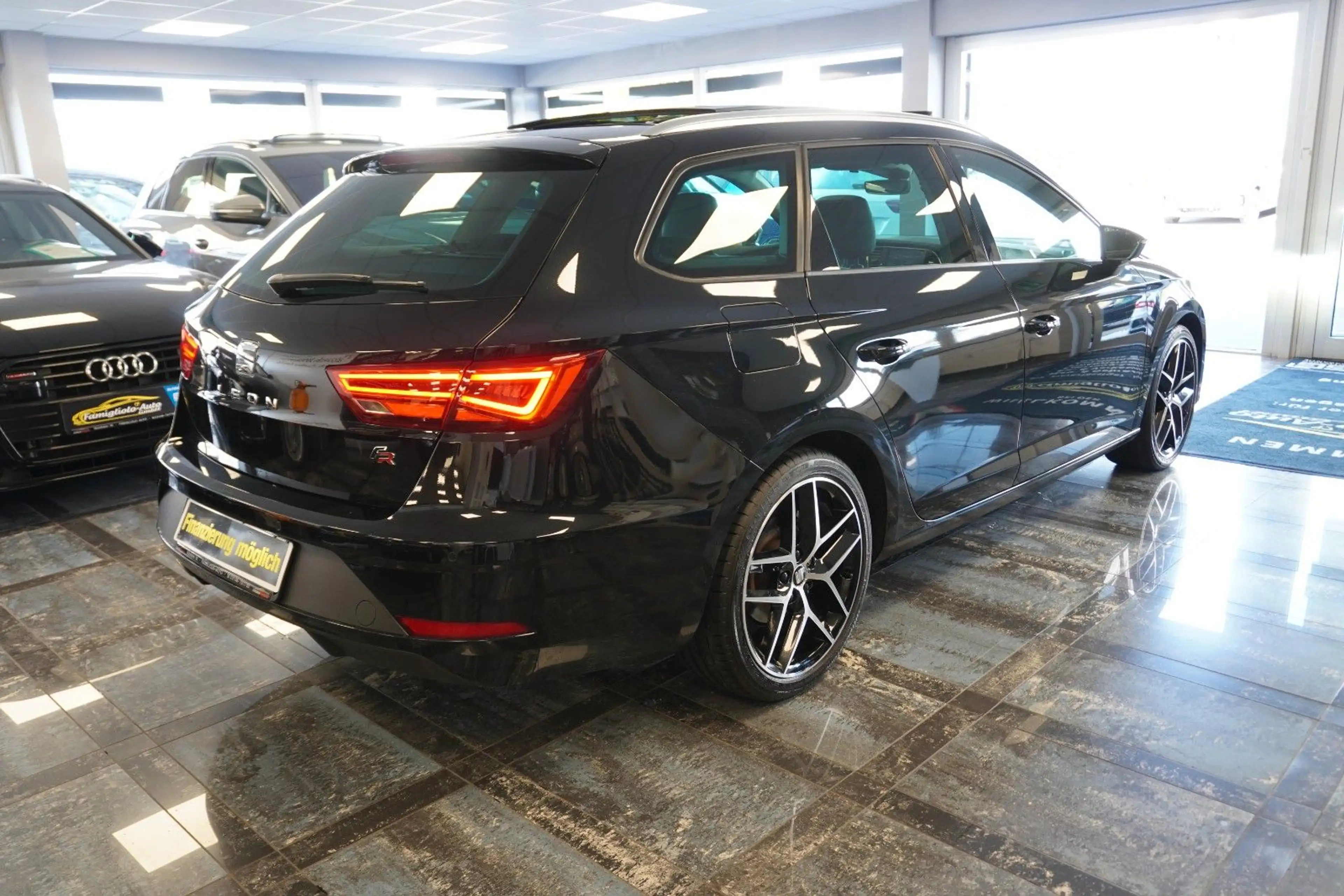 SEAT Leon ST FR Black Matt Edition/Panorama/Navi/1.Ha — photo 14