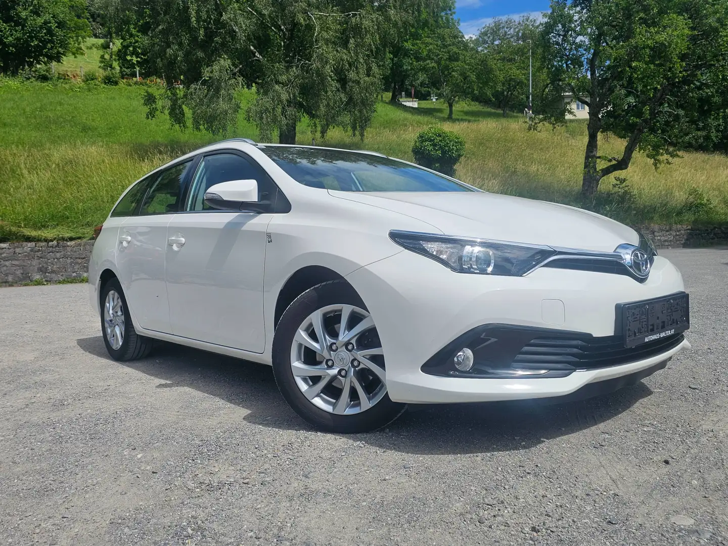 Toyota Auris Auris TS 1,6 D-4D Active Active Weiß - 2