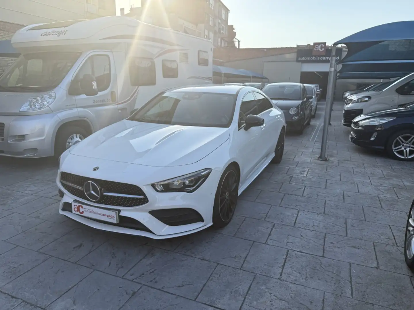 Mercedes-Benz CLA 200 200d Blanco - 2