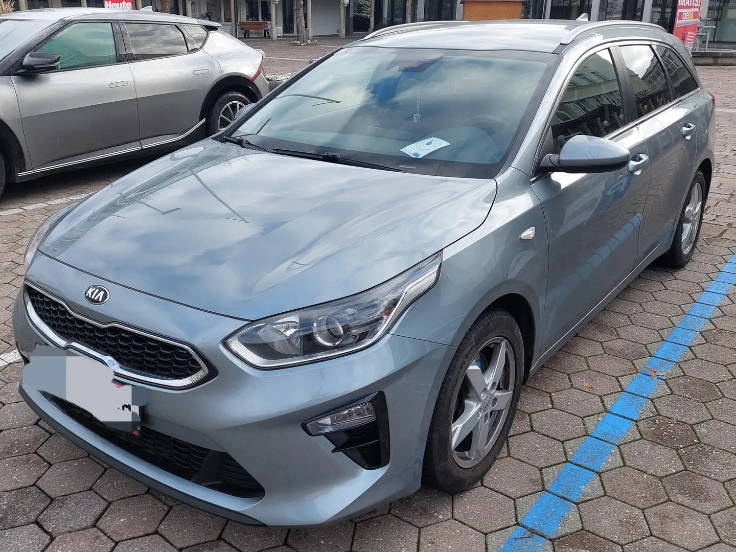 Kia Ceed SW / cee'd SW ceed SW 1,4 TGDI ISG Silber DCT Silber Silber - 1