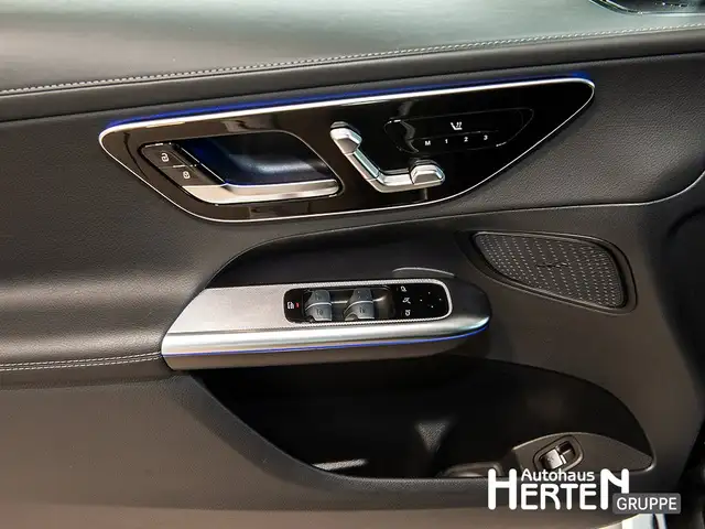 Mercedes-Benz GLC view 9