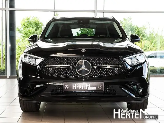 Mercedes-Benz GLC view 2