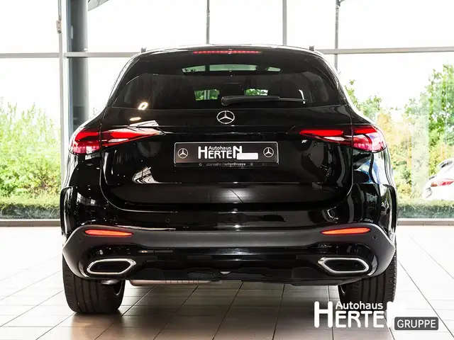 Mercedes-Benz GLC view 4