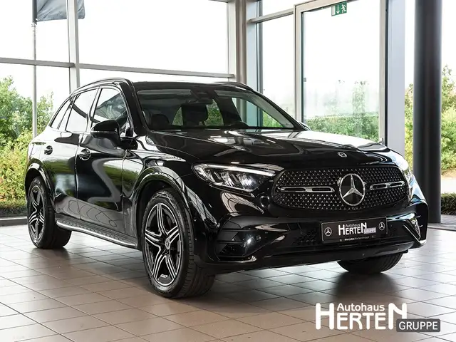 Mercedes-Benz GLC view 3