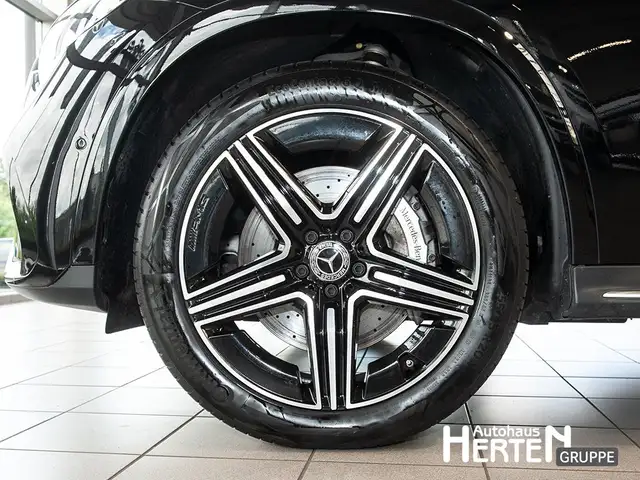 Mercedes-Benz GLC view 5