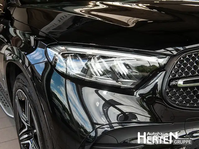 Mercedes-Benz GLC view 13
