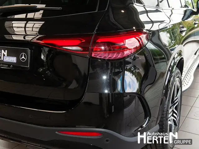Mercedes-Benz GLC view 14