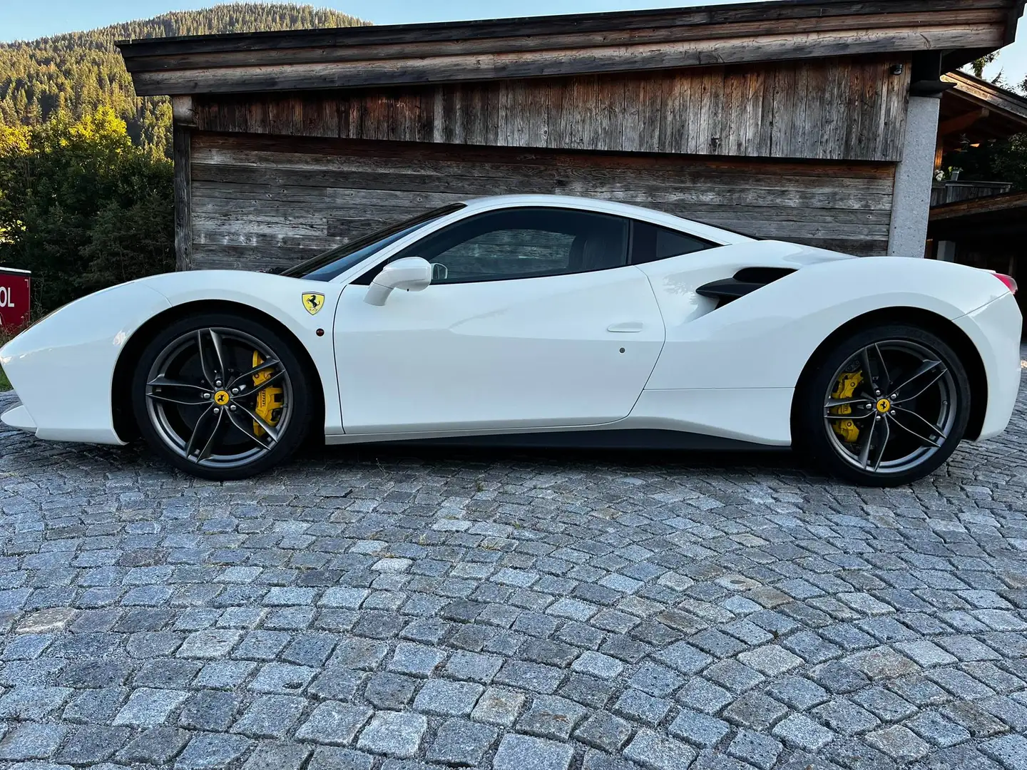 Ferrari 488 488 GTB Weiß - 2