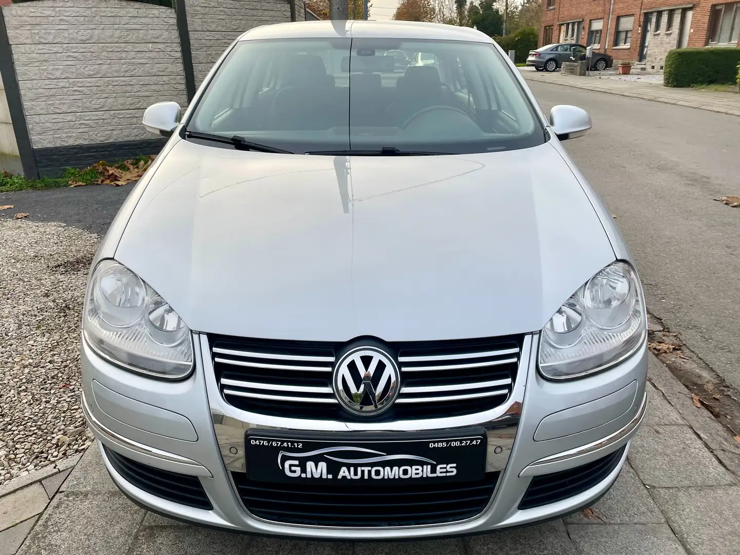 Volkswagen Jetta 1.6 CR TDi Comfortline DPF*GPS*AIRCO*1ER PROP* Grau - 2