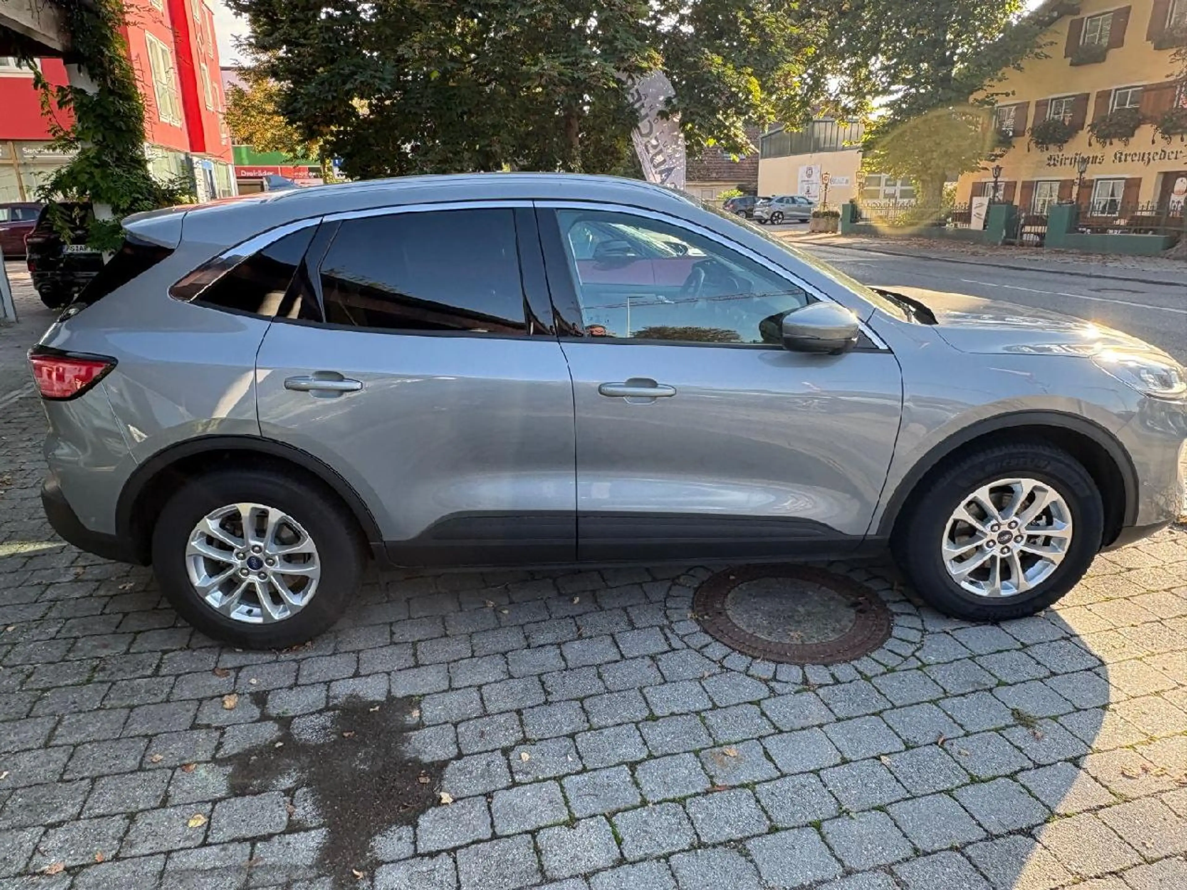 Ford Kuga Hybrid Titanium — photo 2